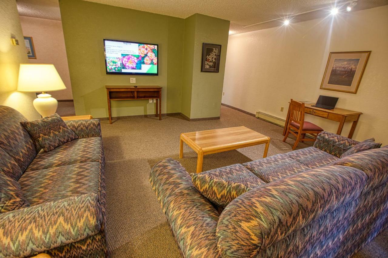 Wedgewood Resort Fairbanks Bagian luar foto